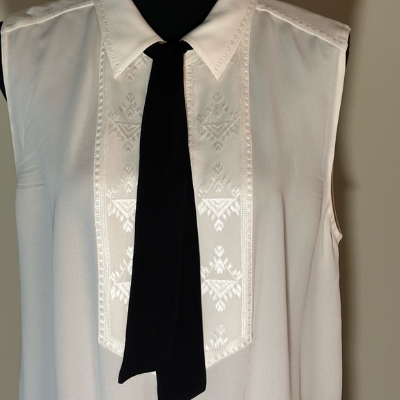 KOBI HALPERIN Genevieve Eyelet Accent Linen Blend Button-Up Shirt - Picture 2 of 8